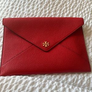 Medium sized envelope style clutch - Tory Burch